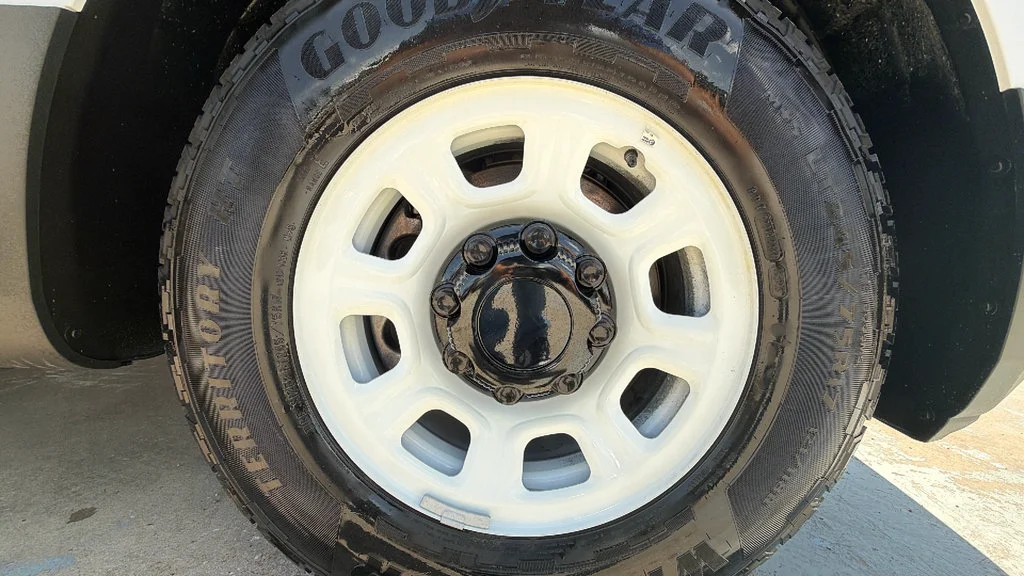 Used 2024 Oyster White BrightDrop EJY image 36