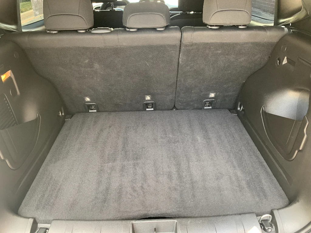 Used 2021 Black Clearcoat Jeep Latitude image 27