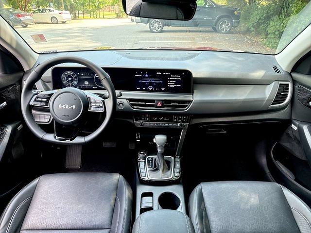 Used 2025 Orange Kia SX image 21