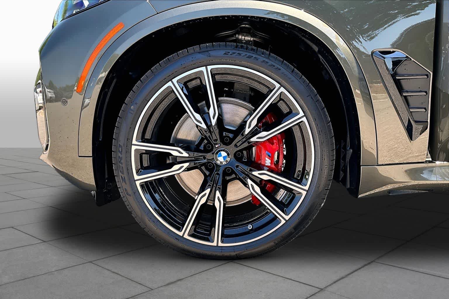 New 2026 Manhattan Green Metallic BMW M60i image 11
