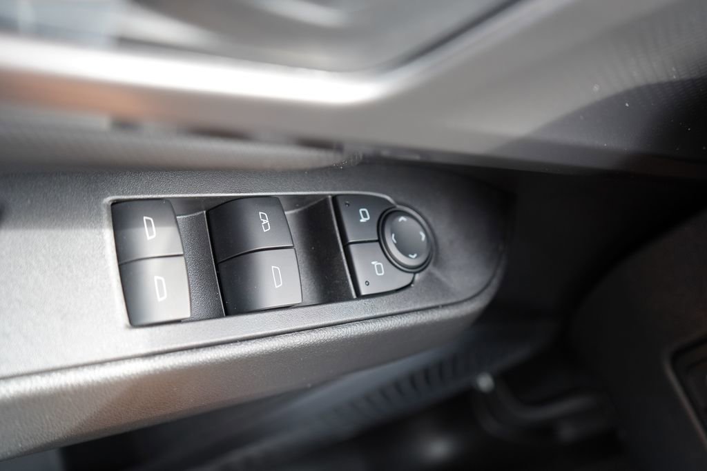 2025 Chevrolet Equinox EV RS - Photo 31