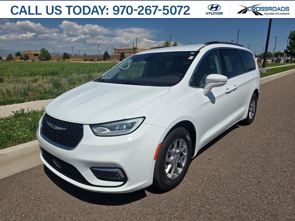 2021 Chrysler Pacifica Touring's photo