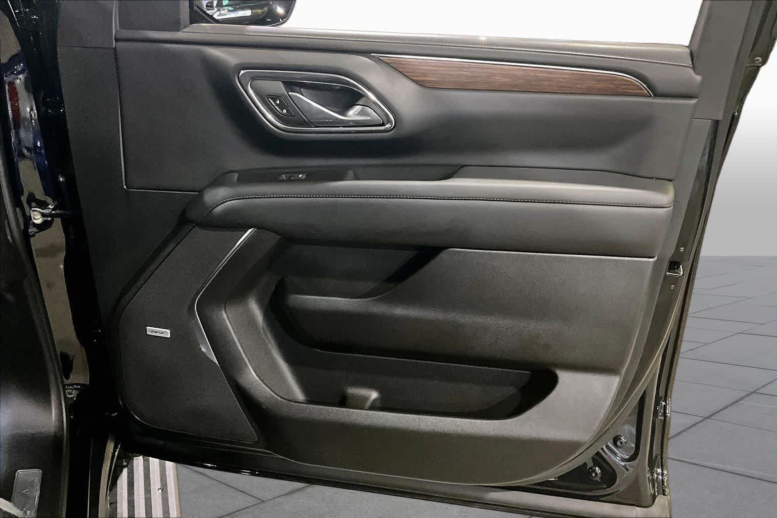 Used 2024 Black Chevrolet High Country image 41