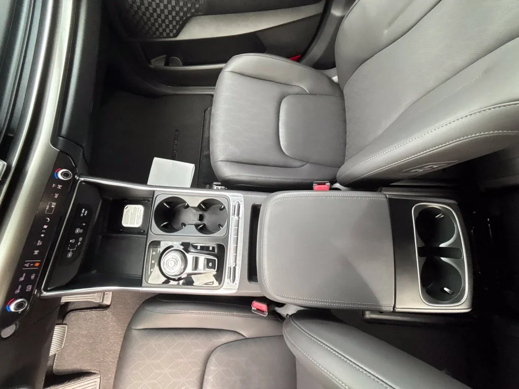 Used 2026 Silver Kia  image 14
