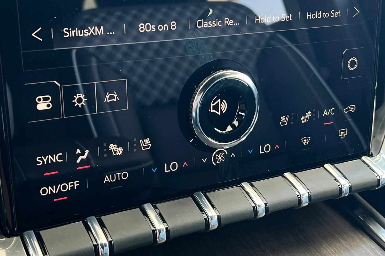 2026 GMC Acadia Denali - Photo 20