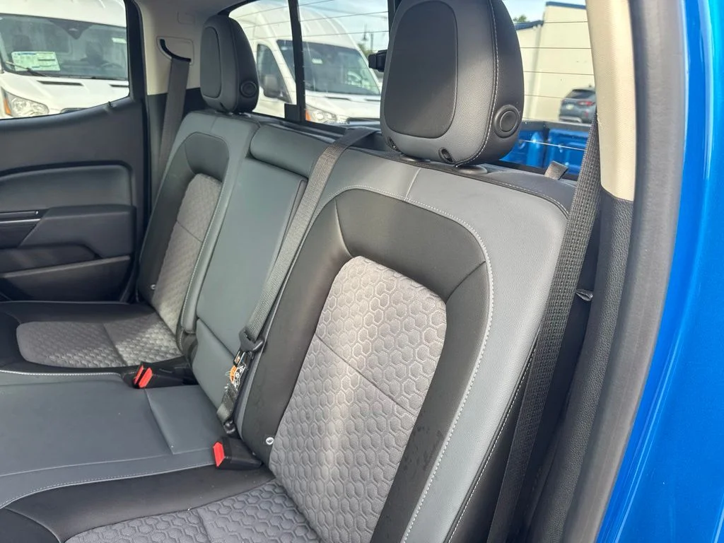Used 2021 Blue Chevrolet Z71 image 28