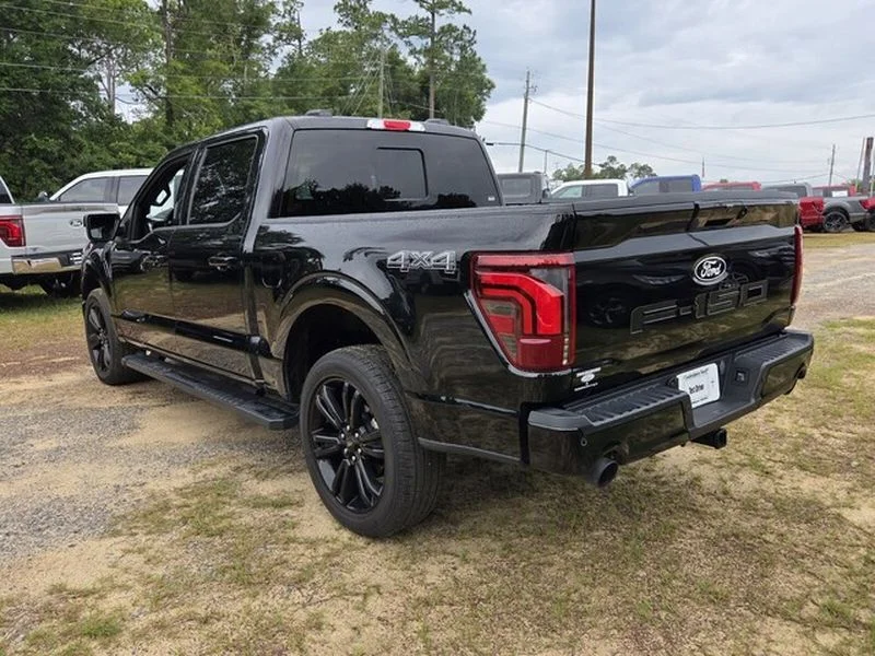Used 2024 Agate Black Metallic Ford LARIAT image 9