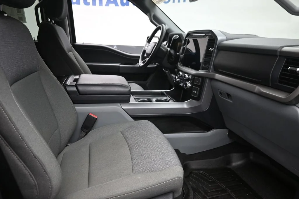 Used 2024 Gray Ford XLT image 9
