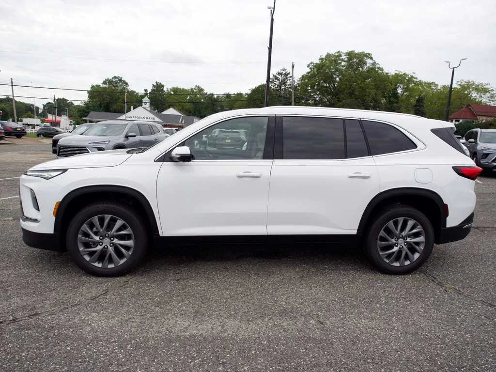 New 2026 Summit White Buick Preferred image 4