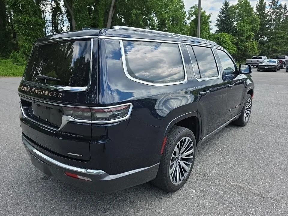 Used 2022 Blue Jeep Series III image 3