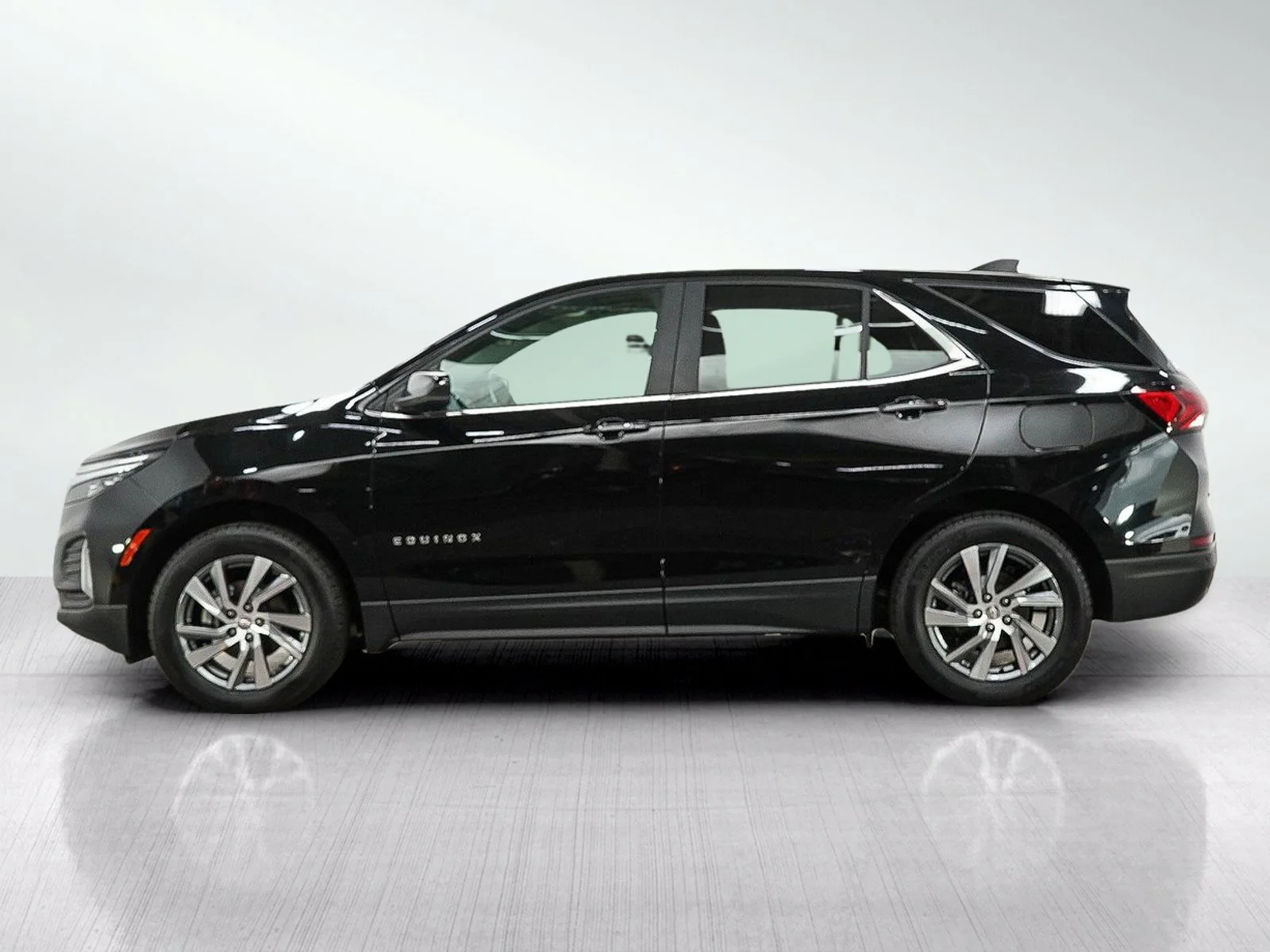 Used 2024 Chevrolet Equinox LT with VIN 3GNAXUEGXRL268624 for sale in Minneapolis, Minnesota
