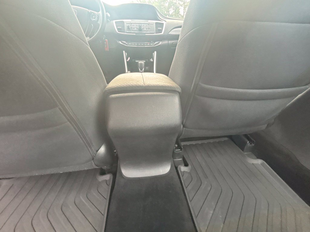 Used 2017 Silver Honda LX image 17