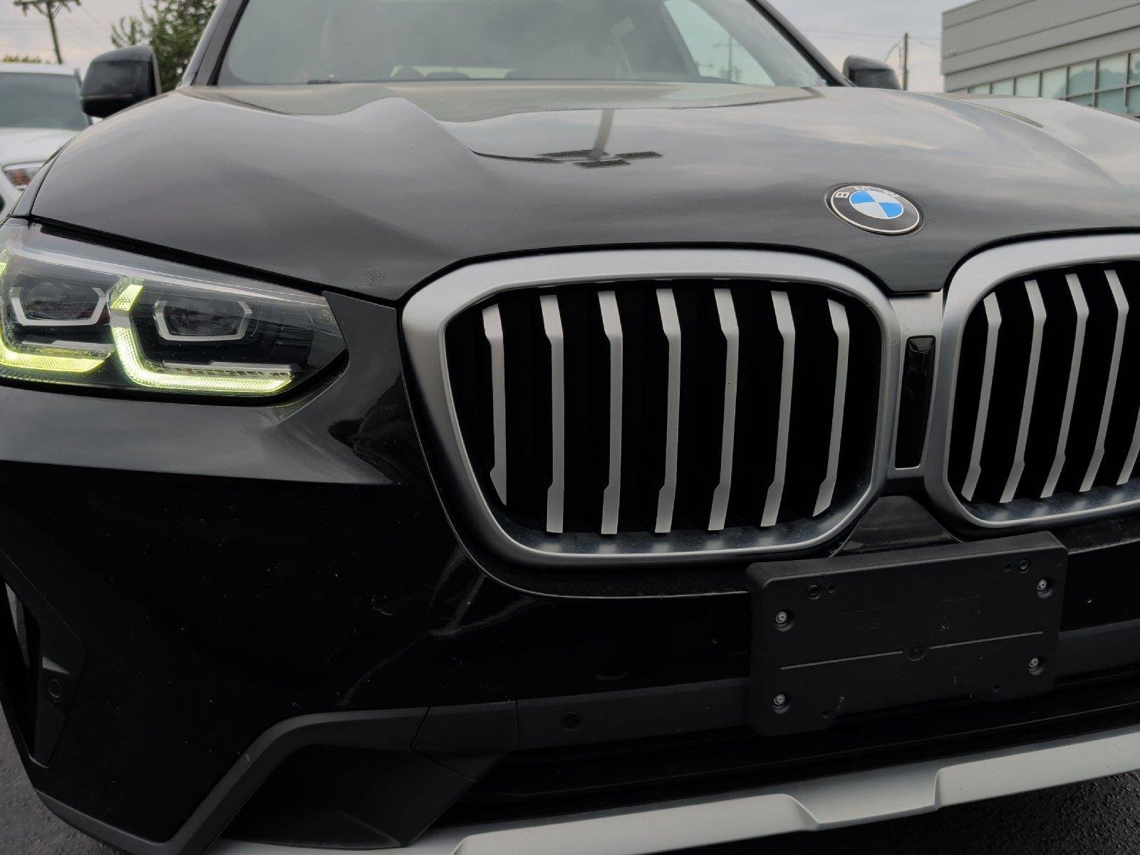 Used 2022 Black Sapphire Metallic BMW xDrive30i image 11