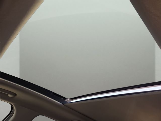 New 2026 White Kia X-Line EX image 8