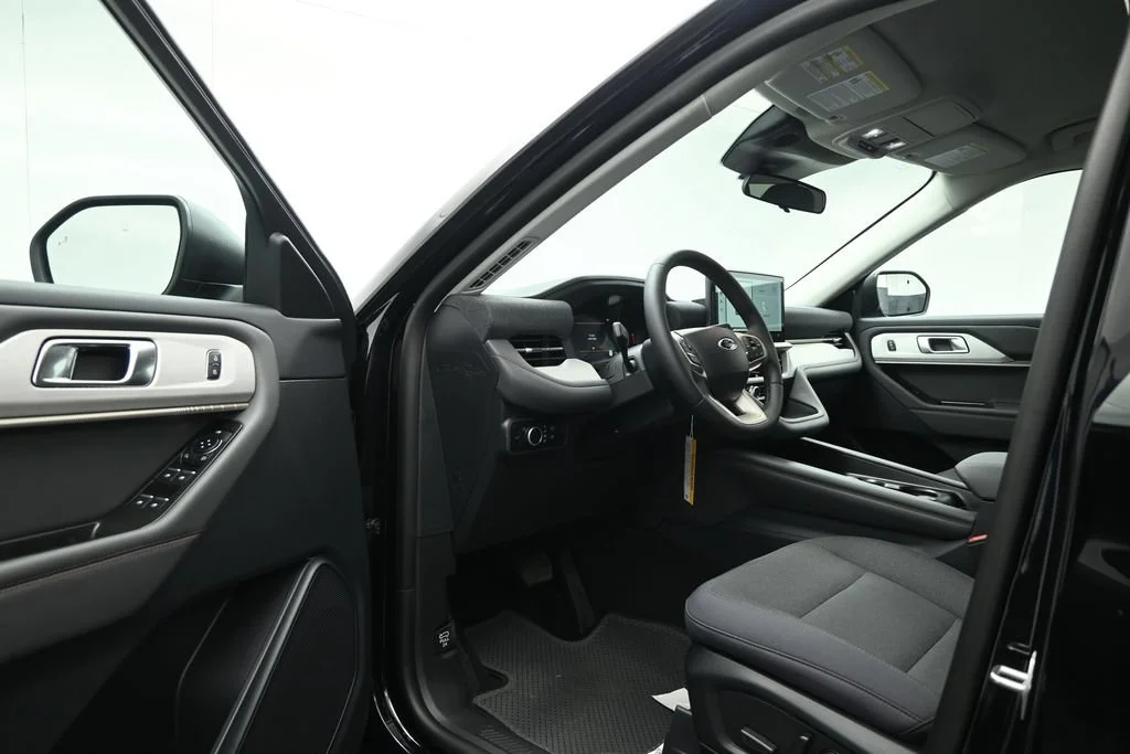 New 2026 Agate Black Metallic Ford Active image 8