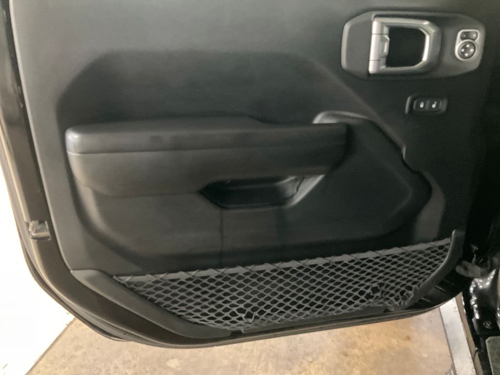 Used 2021 Black Jeep Unlimited Rubicon image 15