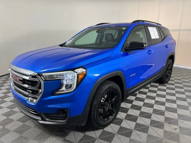 Used 2024  GMC AT4 image 3