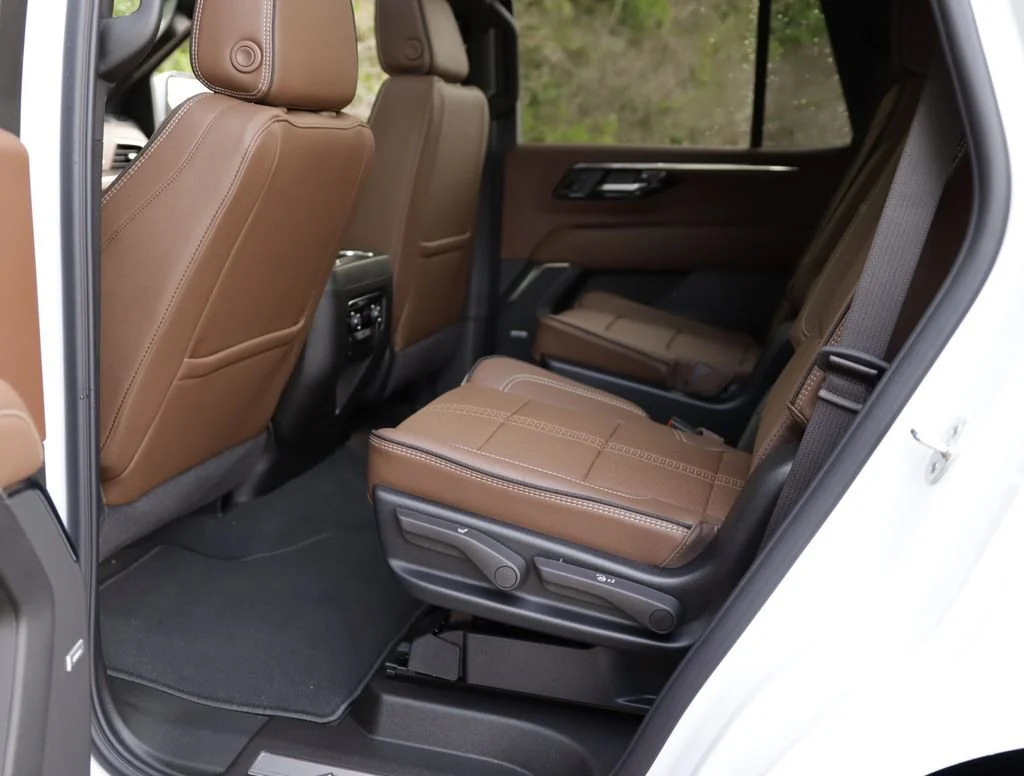 New 2026 Polar White Tricoat Chevrolet High Country image 30