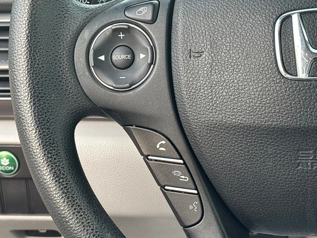 Used 2015 Silver Honda LX image 18