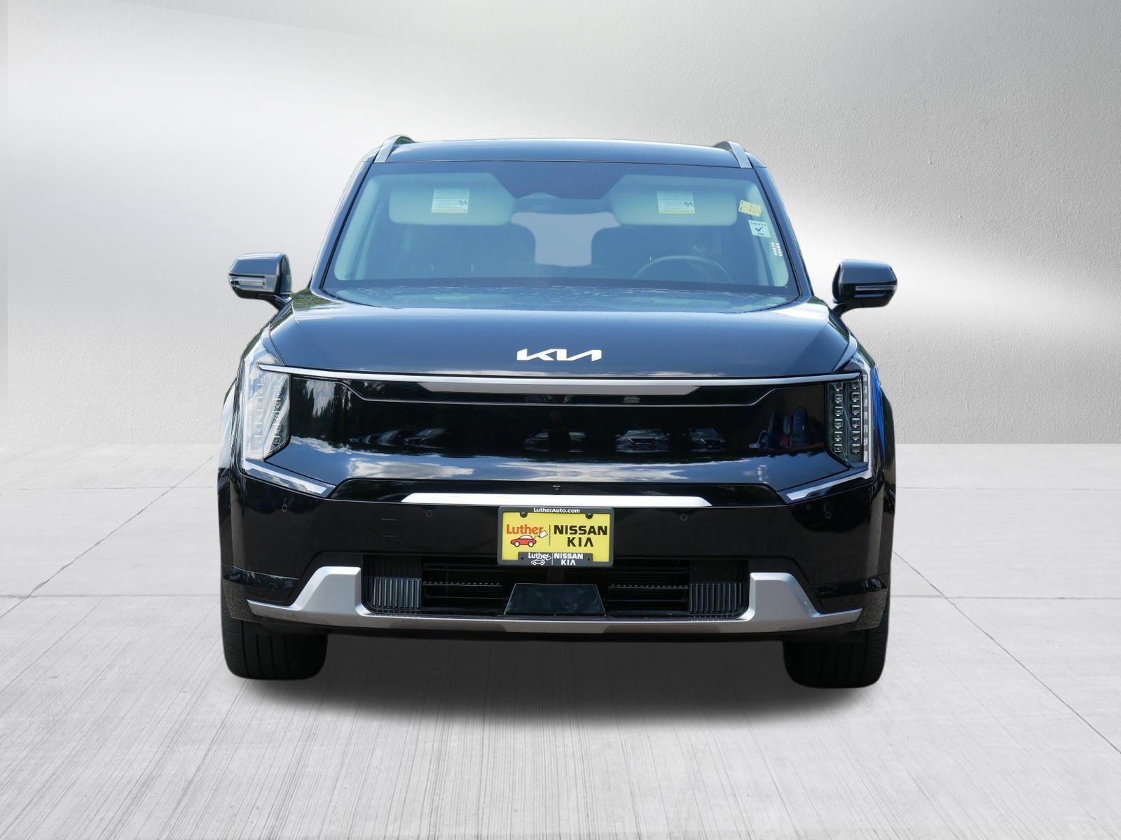 Certified Used 2024 Aurora Black Pearl Kia Land image 2