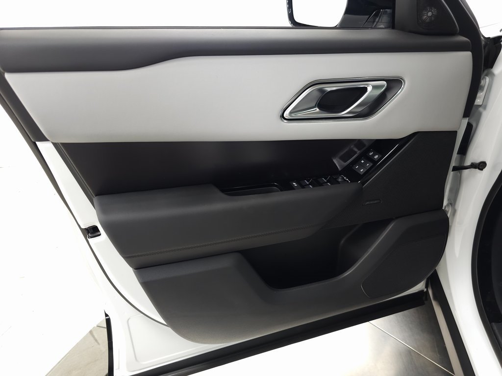 2026 LAND ROVER RANGE ROVER VELAR - Image 12