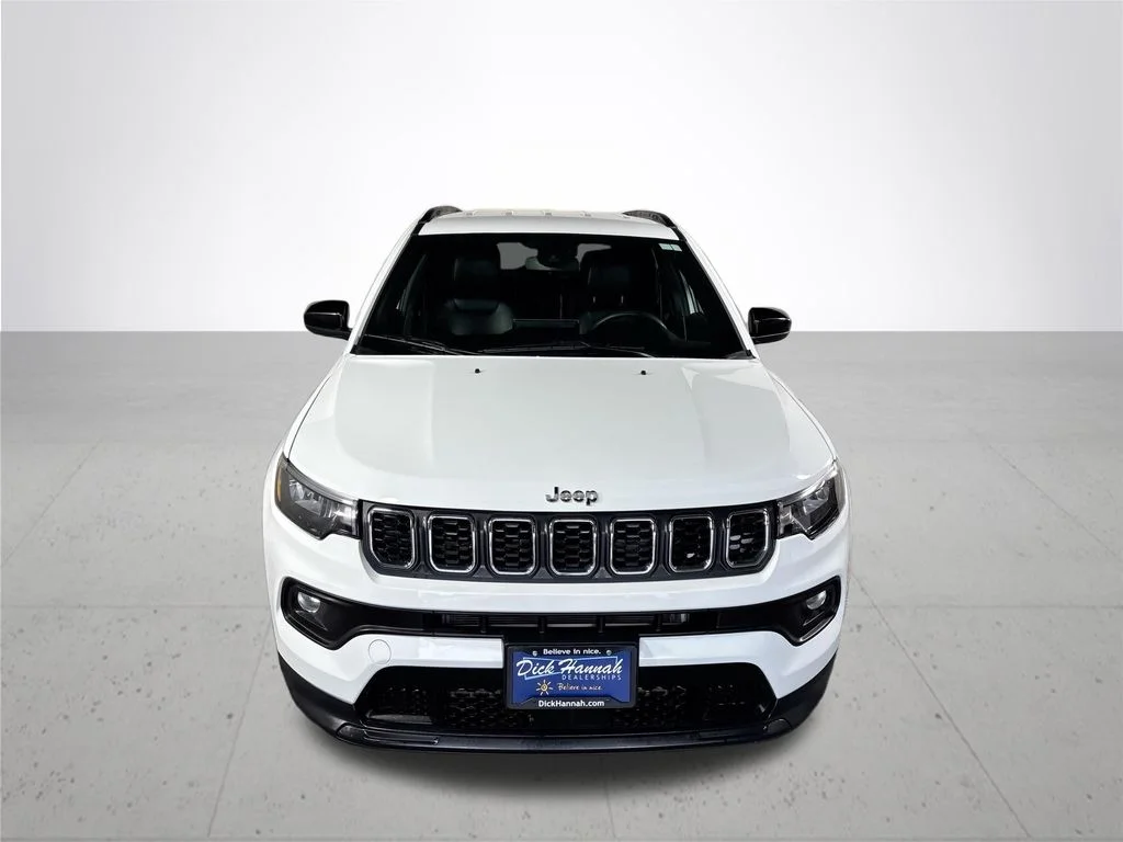 Used 2024 White Jeep Latitude image 3