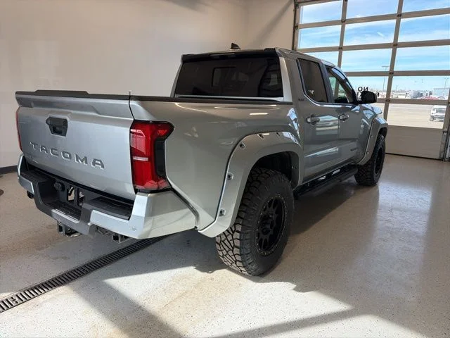2026 Toyota Tacoma SR5 - Photo 9