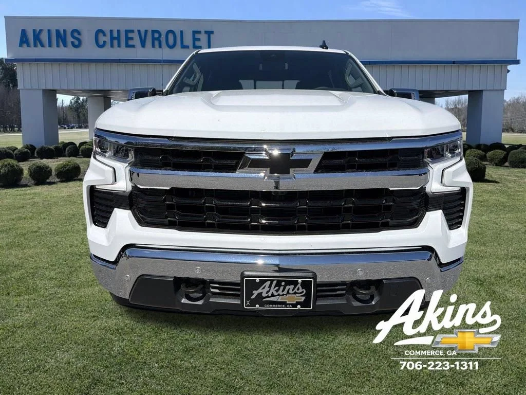 New 2026 Summit White Chevrolet LT image 3