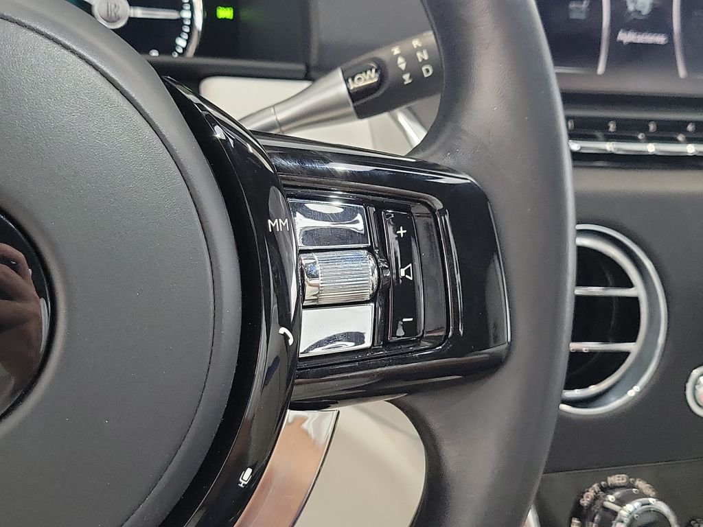 Used 2022 White Rolls-Royce Base image 25
