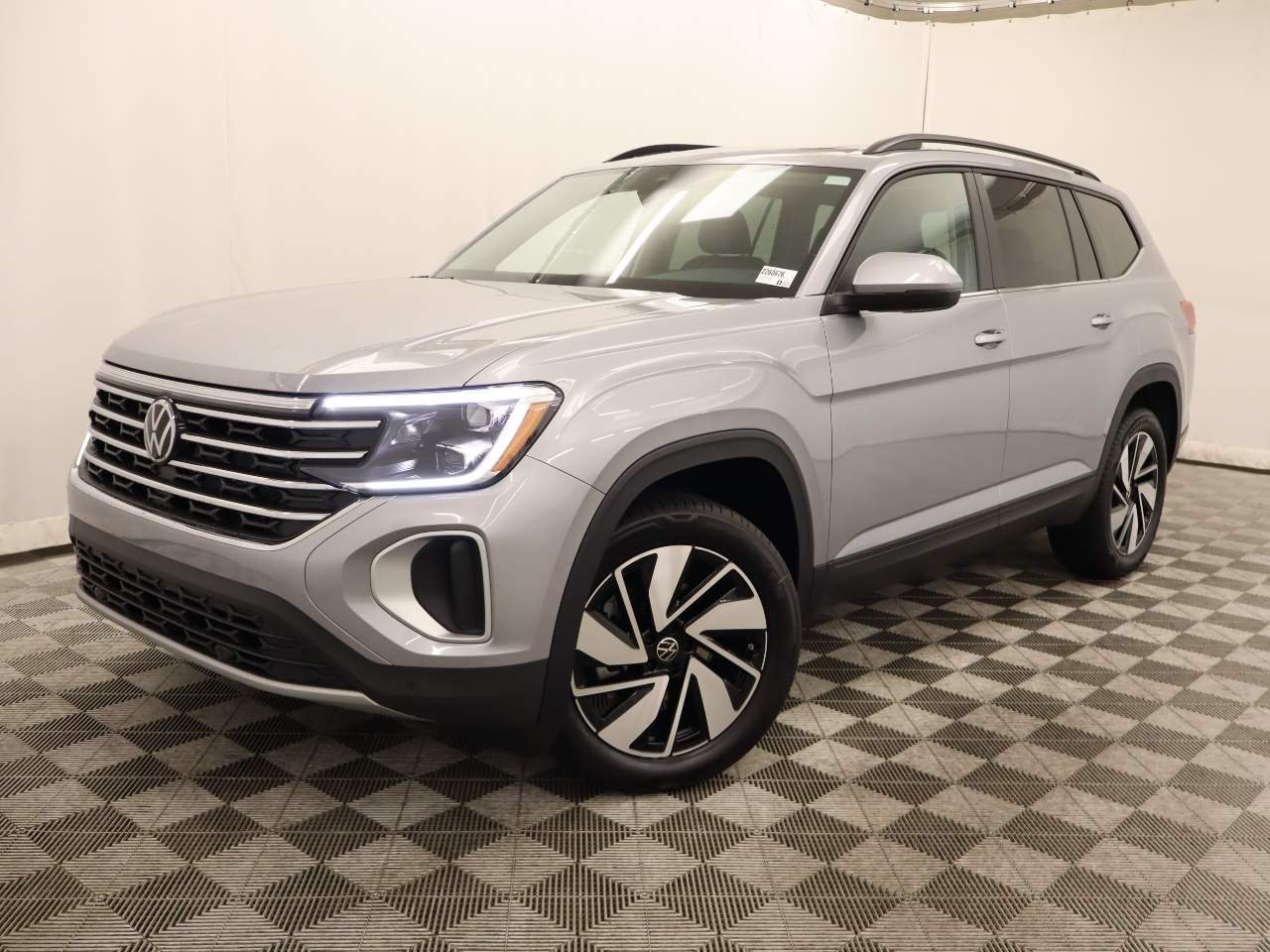 2026 Volkswagen Atlas SE w/Tech