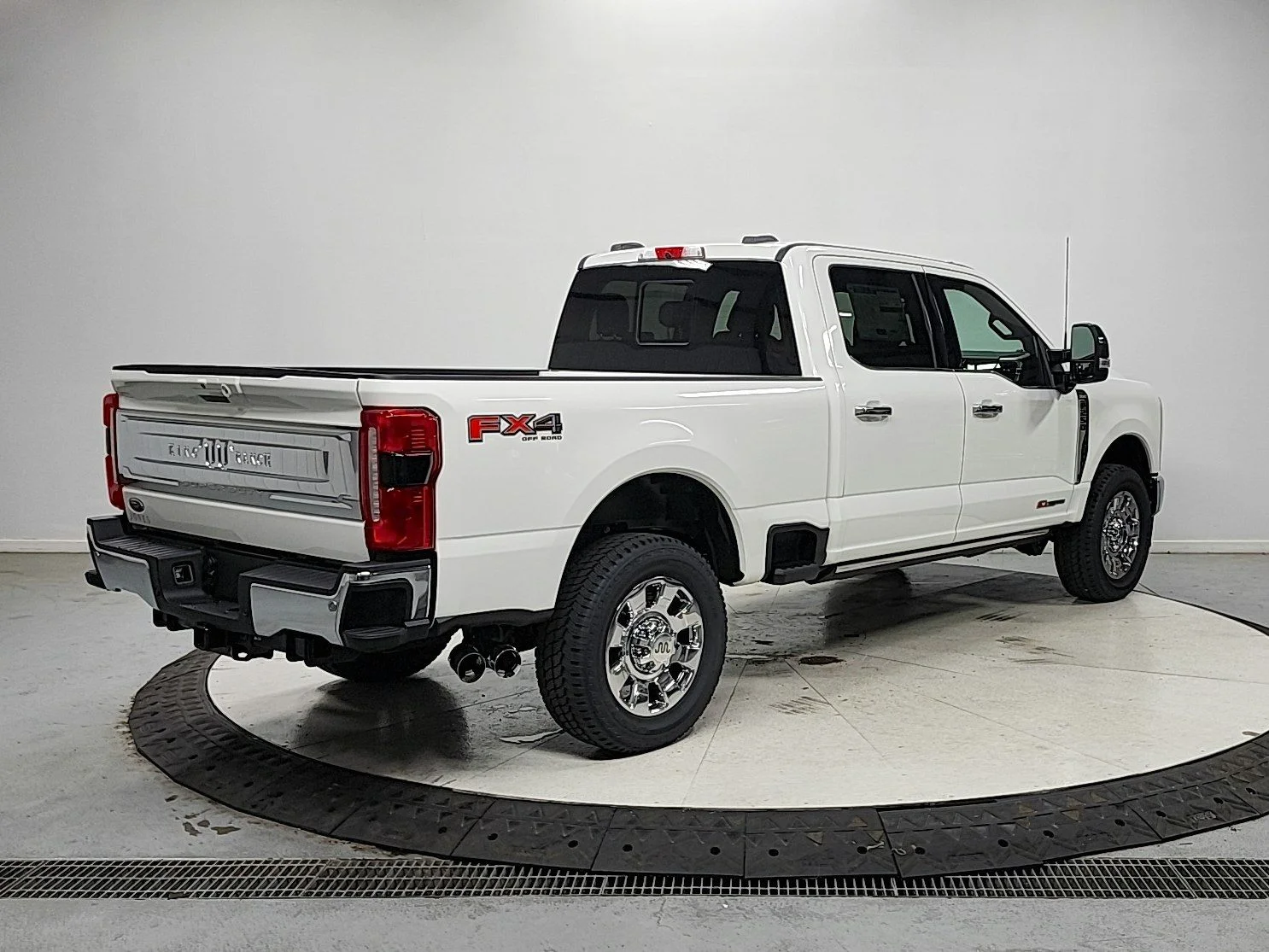 New 2026 Star White Metallic Tri-Coat Ford F-250® King Ranch® image 7