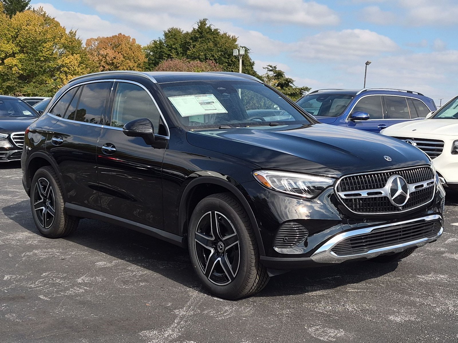 New 2027 Black Mercedes-Benz GLC300 image 7