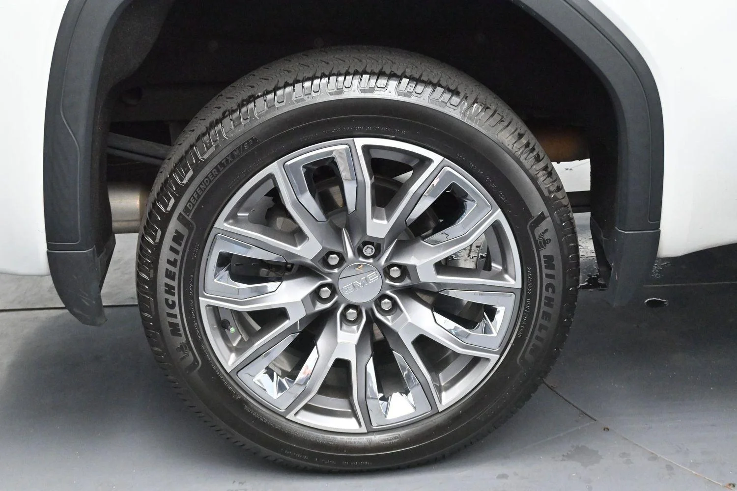 Used 2023 Summit White GMC Denali image 38