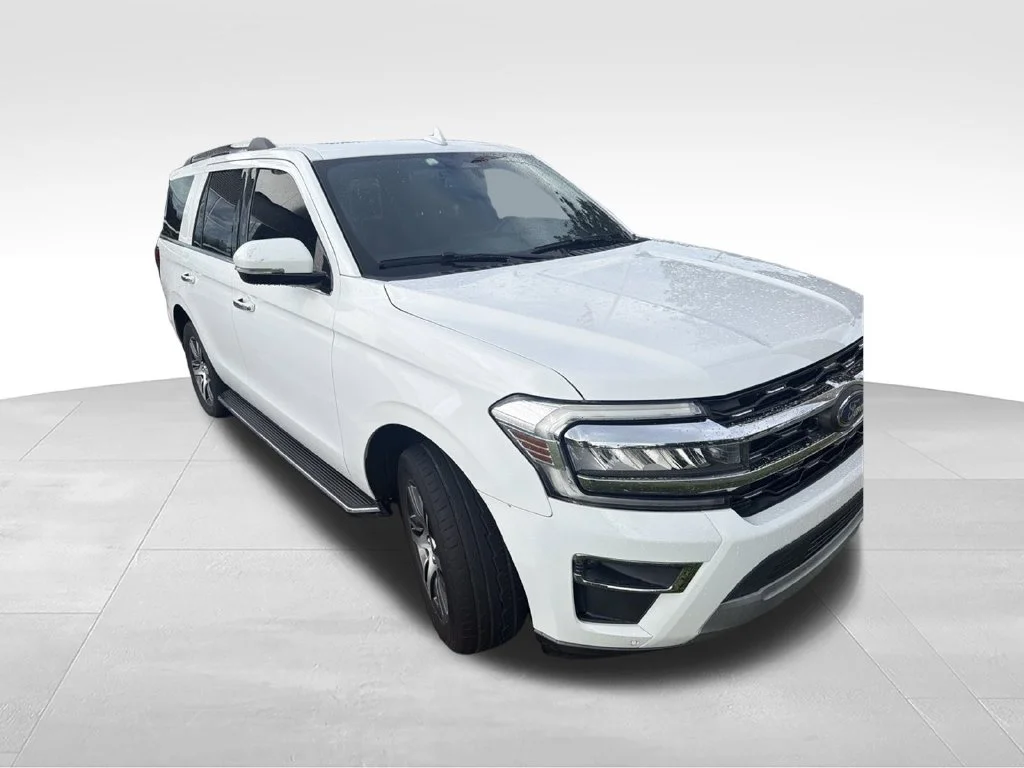 Used 2022 White Ford Limited image 3