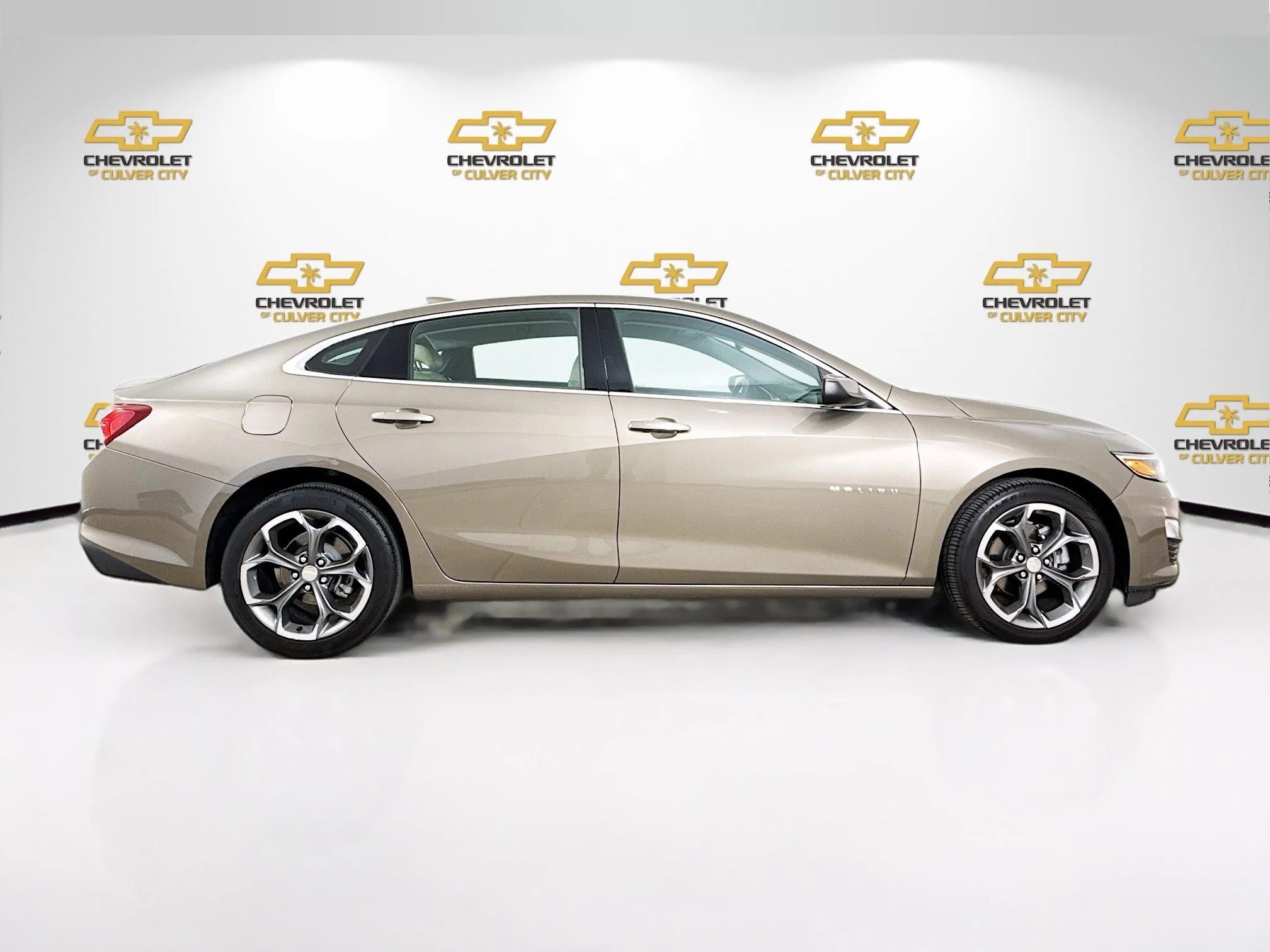 Used 2020 STONE GRAY METALLIC Chevrolet LT image 27