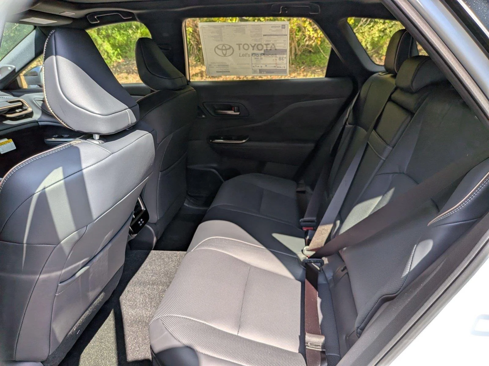 Used 2025 Oxygen White Toyota Limited image 28