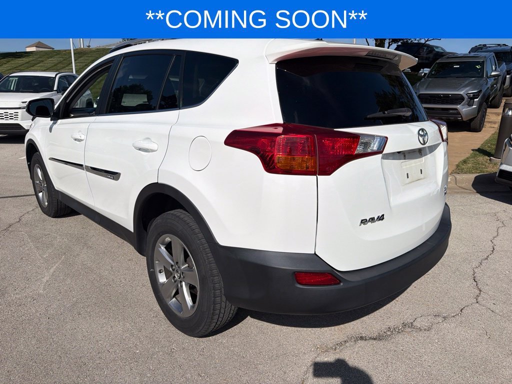Used 2015 White Toyota XLE image 8