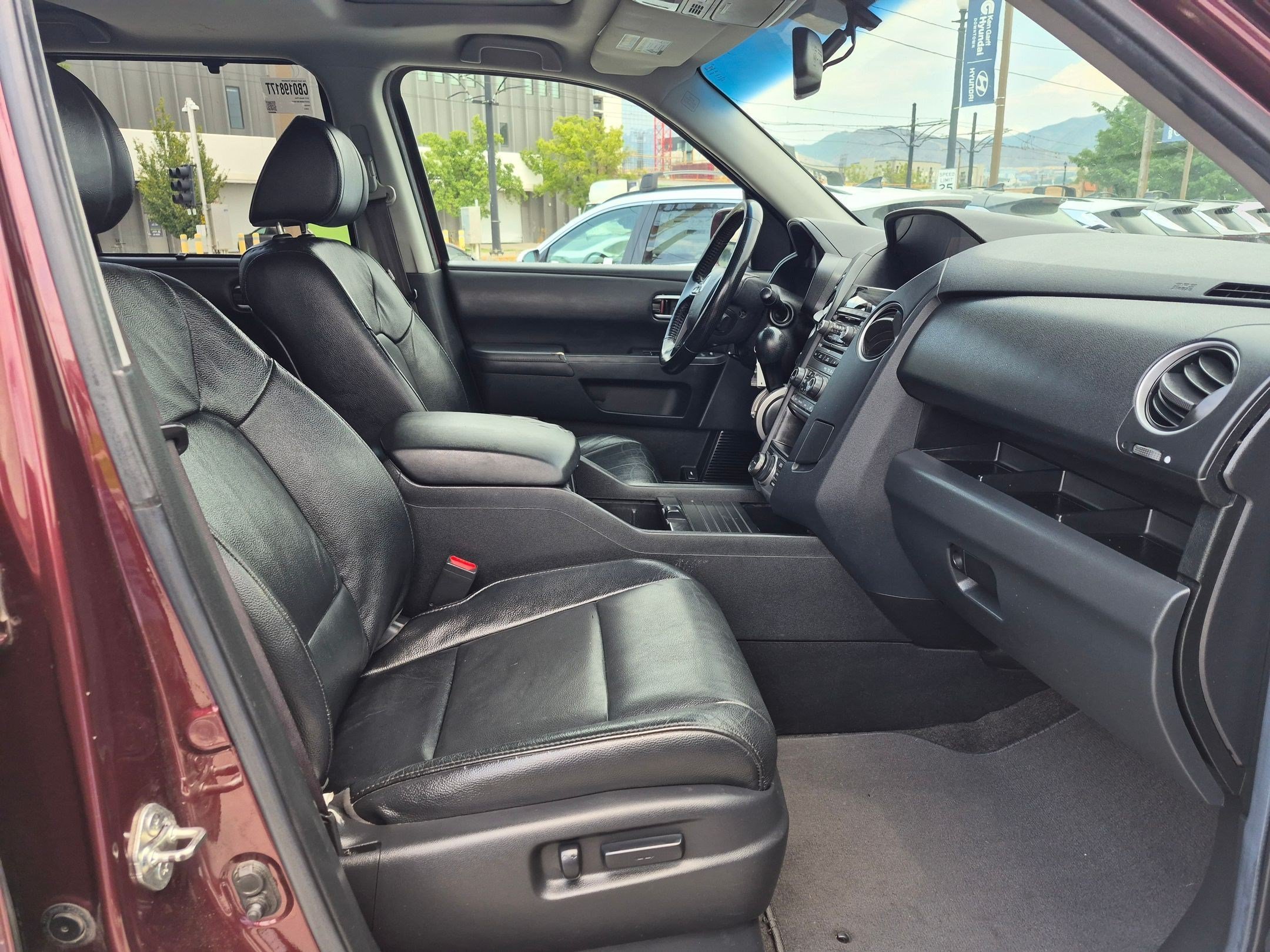 Used 2012 Maroon Honda Touring image 31