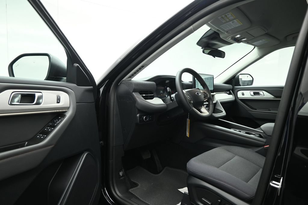 New 2026 Agate Black Metallic Ford Active image 8