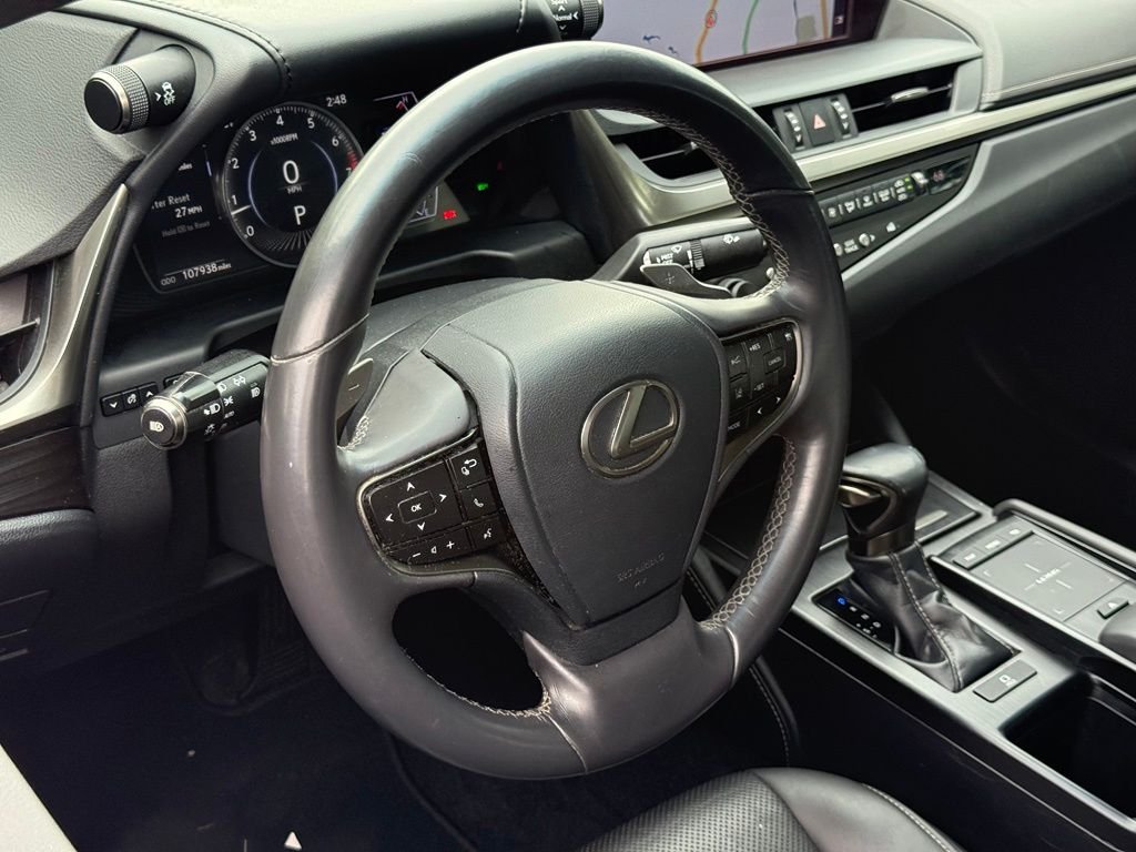 Used 2019 White Lexus 350 image 15