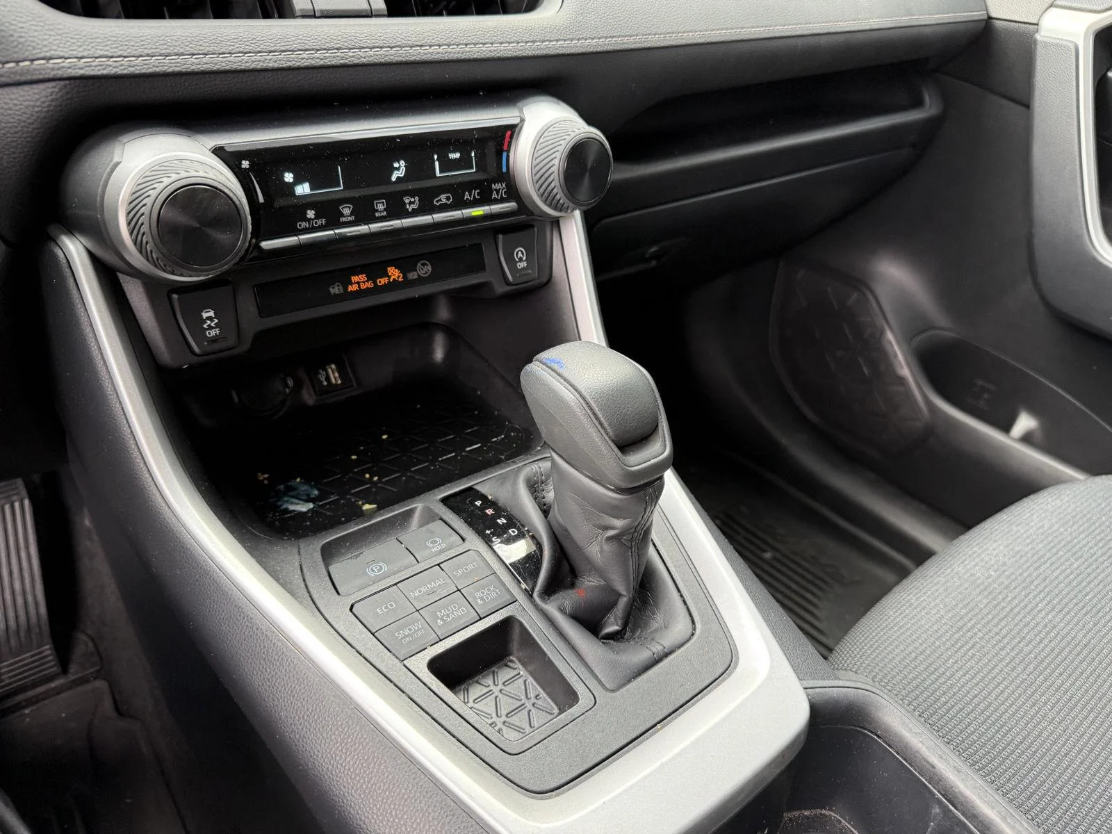 Used 2025 Midnight Black Metallic Toyota LE image 16