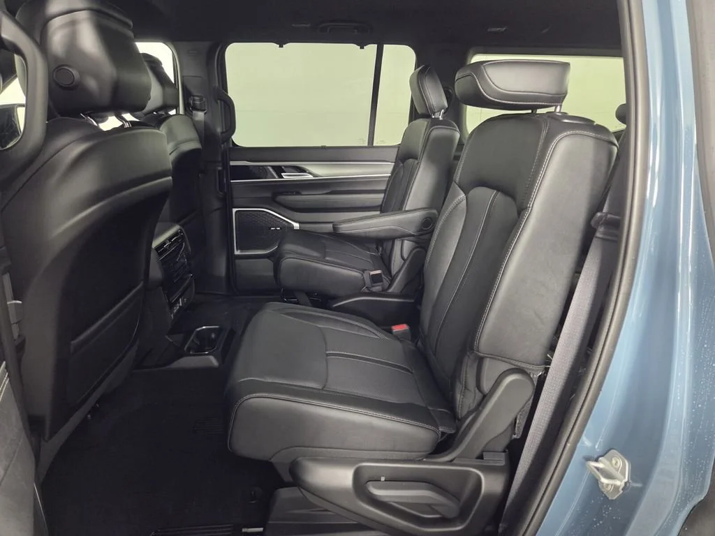 New 2026 Steel Blue Exterior Paint Jeep Limited Altitude image 16