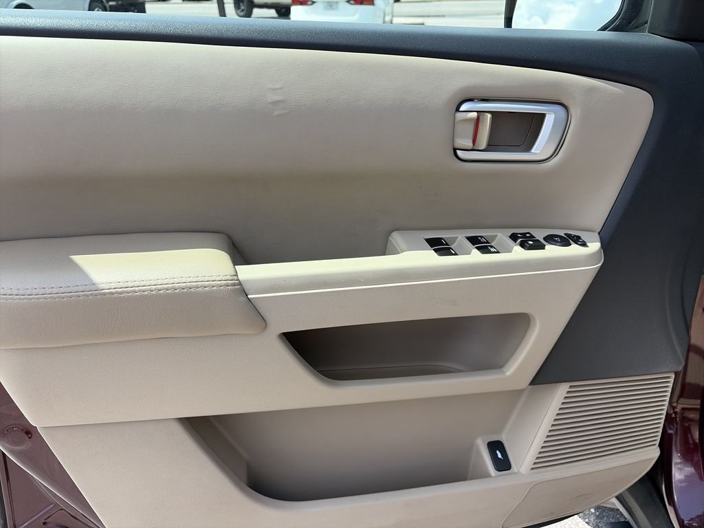 Used 2013 Purple Honda EX-L image 18
