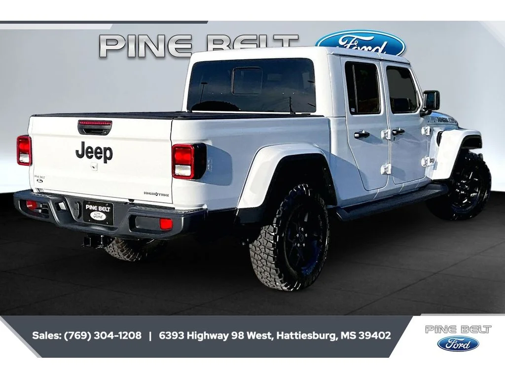 Used 2025 Bright White Clearcoat Jeep High Tide image 11