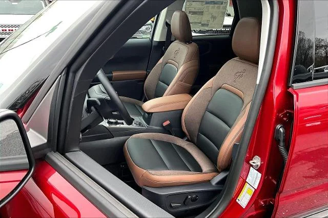 New 2025 Ruby Red Metallic Tinted Clearcoat Ford Outer Banks® image 21