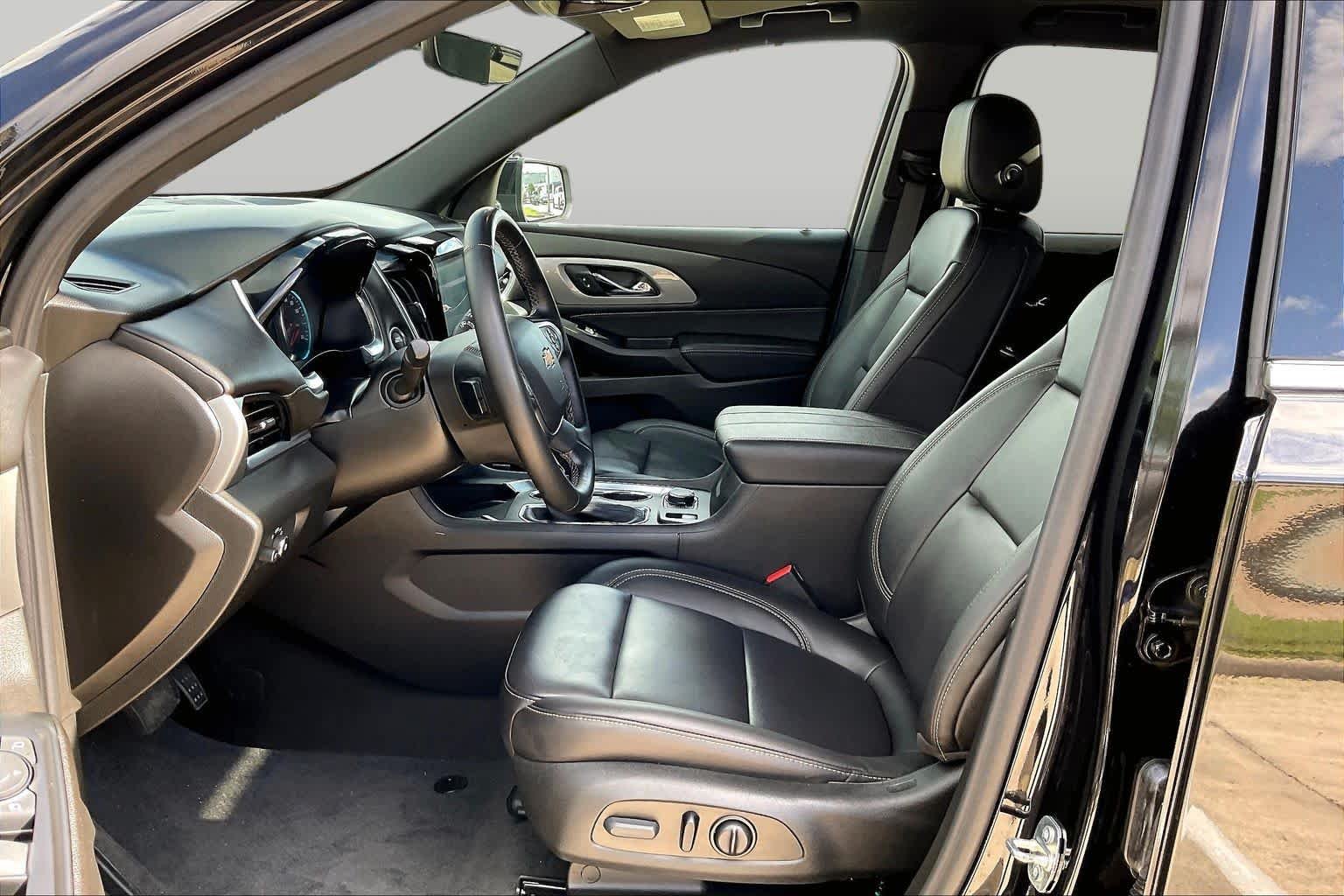 Used 2023 Mosaic Black Metallic Chevrolet LT Leather image 8
