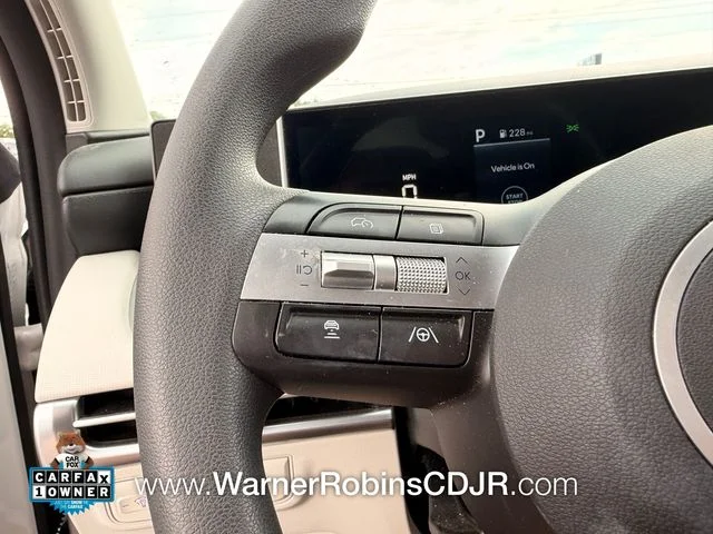 Used 2025 White Hyundai SEL image 26