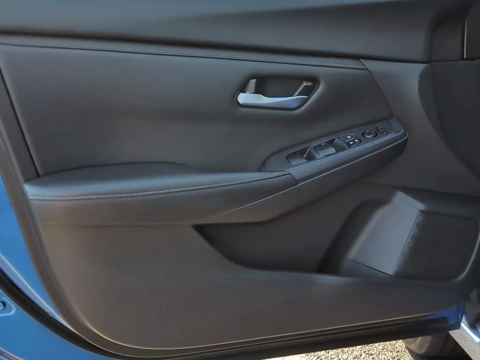 Used 2024 Electric Blue Metallic Nissan SV image 19