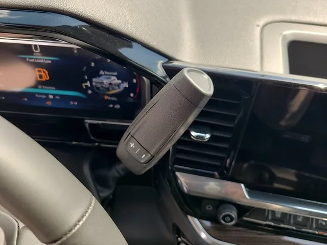 New 2026 Summit White Chevrolet LT image 30
