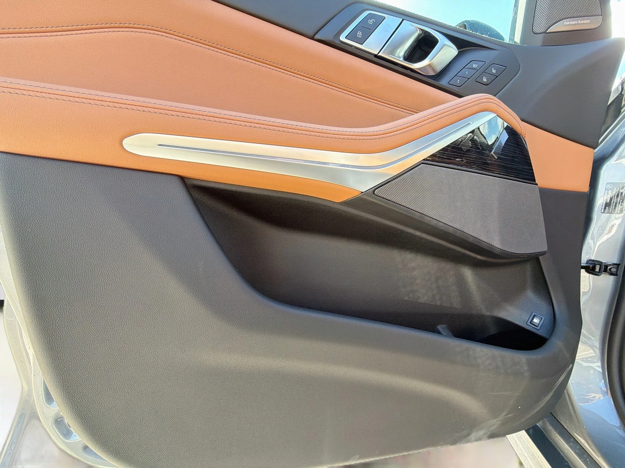 Used 2026 Skyscraper Grey Metallic BMW xDrive50e image 21